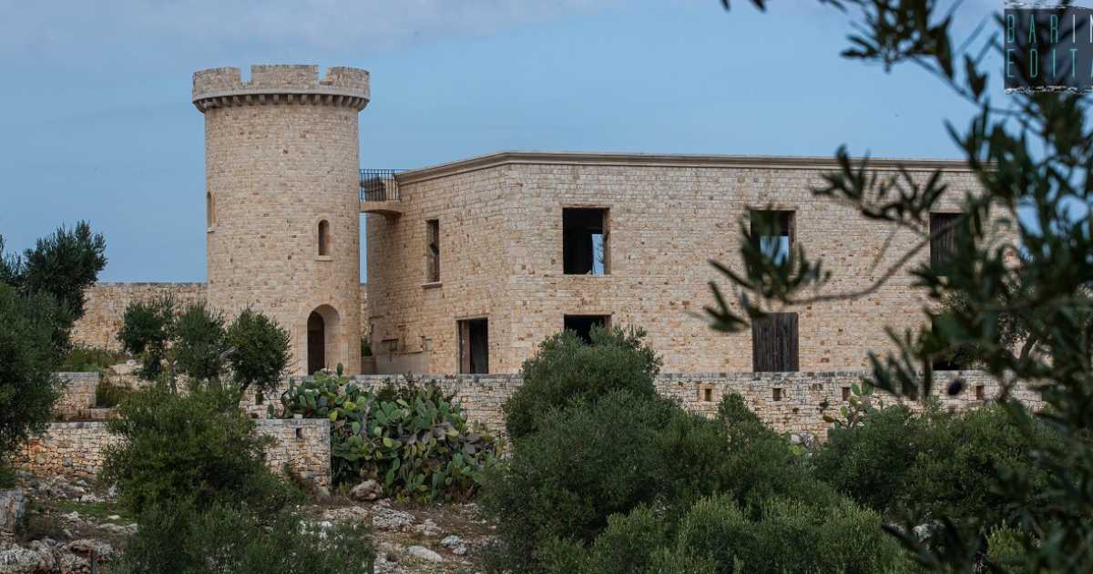 La "fortezza de Bellis": nelle campagne pugliesi c'� una copia del castello di Conversano